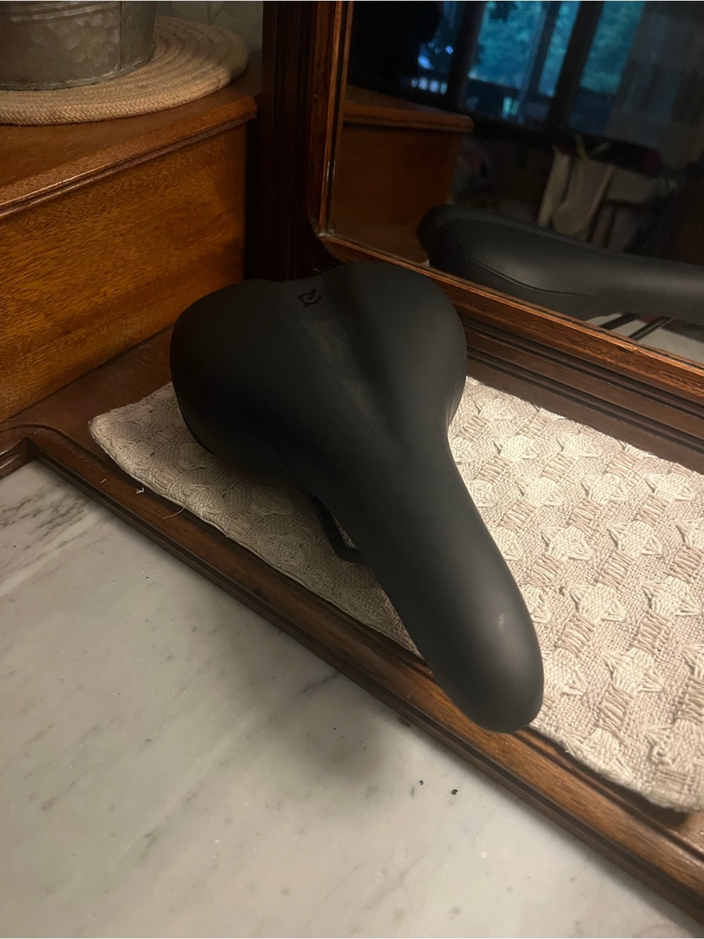 PELOTON Original OEM Spinning Bike Replacement Seat/Saddle Black NO HARDWARE‎